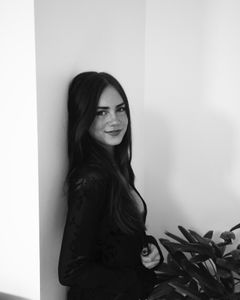 Instagram post by @isabella.l.flores