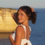 @isabella.l.flores Instagram Profile