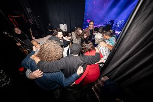 Instagram post by @grahamelesh