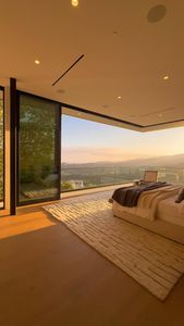 Instagram post by @glashaus.realestate