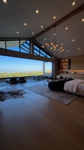 Instagram post by @glashaus.realestate