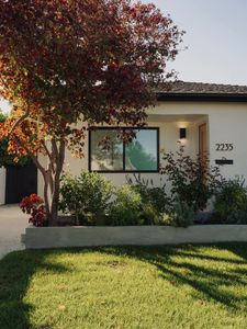 Instagram post by @glashaus.realestate