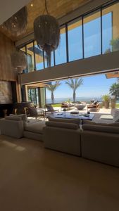 Instagram post by @glashaus.realestate