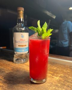 Instagram post by @artsybartender