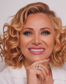 Instagram post by @elisdaily_