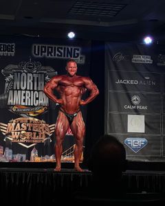 Instagram post by @taytayfos