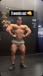 Instagram post by @taytayfos