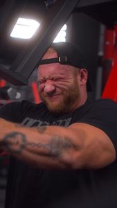 Instagram post by @taytayfos