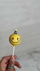 Instagram post by @creatiffcakepops