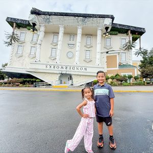 Instagram post by @seth_and_sofia