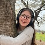 @allaroundarielle Instagram Profile