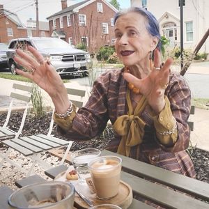 Instagram post by @beatrixost