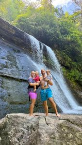 Instagram post by @katievining