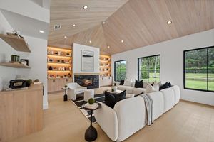 Instagram post by @mariya_luxuryhomes