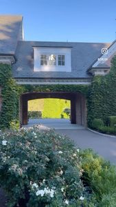 Instagram post by @zhush