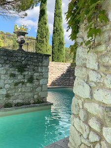 Instagram post by @zhush