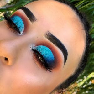 Instagram post by @alejandrammakeup