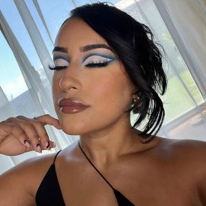 Instagram post by @alejandrammakeup