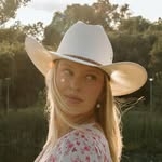 @atxwitheleanor Instagram Profile