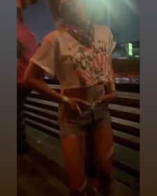 Instagram post by @mollyburnett