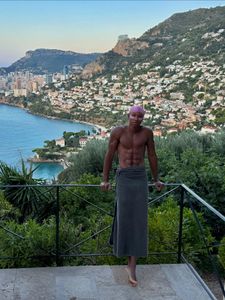 Instagram post by @ebbyybrown