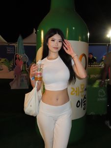 Instagram post by @linawinaly