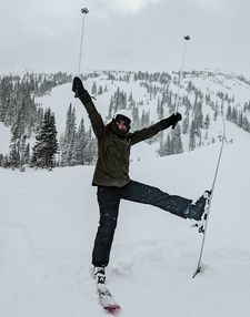 Instagram post by @maneuvering_mic