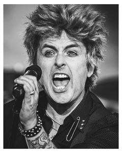 Instagram post by @iamdonnyevans