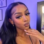 @_delizzle Instagram Profile