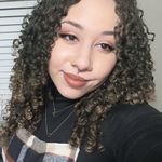 @karlieejohnsonn Instagram Profile