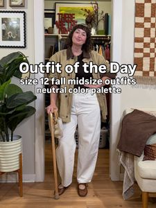 Instagram post by @midsizekimberlyanne