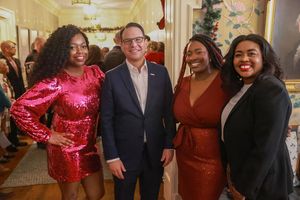 Instagram post by @theelisanicole