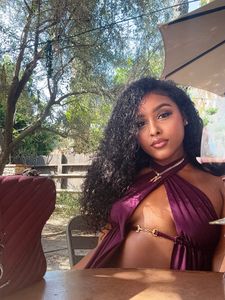 Instagram post by @nianniyanay