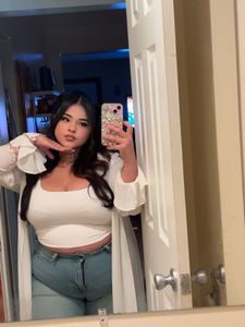 Instagram post by @roxyybrat