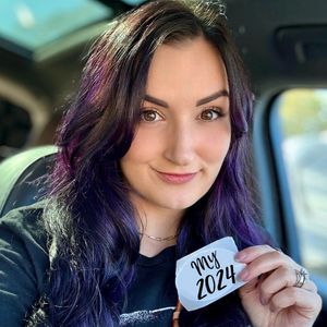 Instagram post by @laurenzside