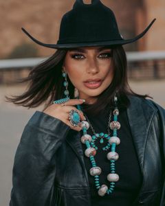 Instagram post by @hallzayy