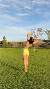 Instagram post by @llaurenflips