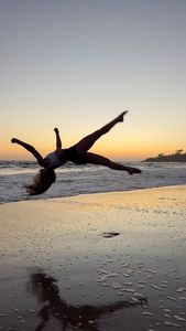 Instagram post by @llaurenflips