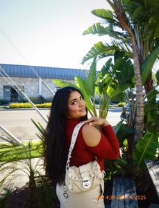 Instagram post by @glamxsahar