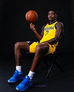 Instagram post by @bucketfamkam