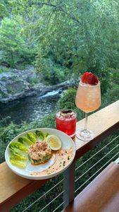 Instagram post by @bitesforbaddiez