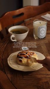 Instagram post by @thesunalsoreads