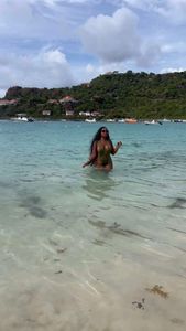 Instagram post by @ashtendesiray