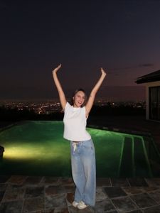 Instagram post by @alexiaumansky