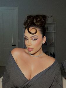 Instagram post by @rayleen.v