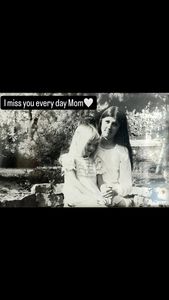 Instagram post by @daniellemanns27