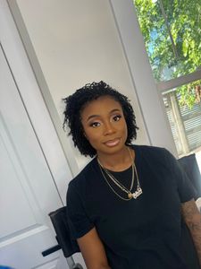 Instagram post by @makeupbydionna