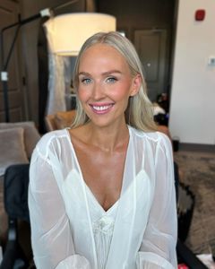 Instagram post by @makeupbyamericaf