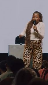 Instagram post by @hellomanouchka