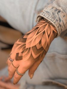 Instagram post by @alextreze13